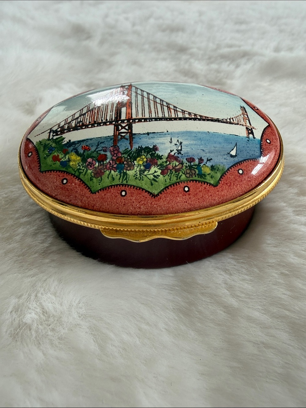 Vintage Golden Gate Bridge trinket box.